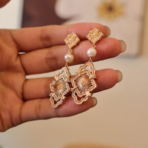 【Vacation Collection】Rattled Craft Pearl Earrings - Image 5