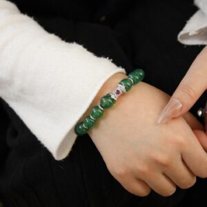 Green crystal bracelet - Image 1